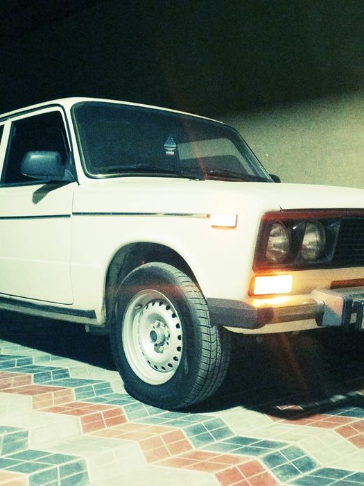 Mashina sotiladi.kelishidigan joyi bor .3500 $$$. Sunatiga oʻtib ber.