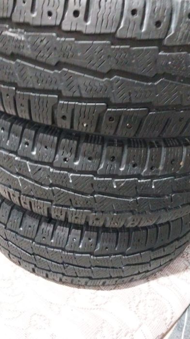 Продам срочно шины 215,70,р15.с