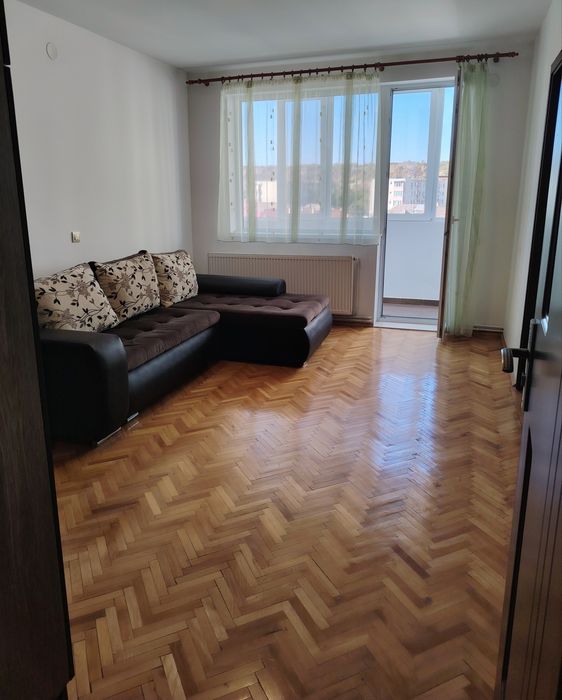 Dau in chirie apartament cu 2 camere