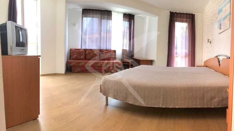 Продава се Хотел в с. Равда, Област Бургас - 1500 кв.м за 600 €/кв.м - Снимка #5