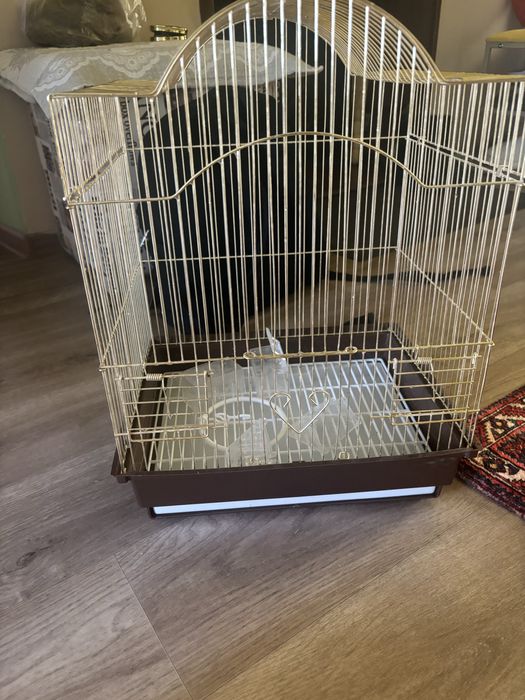 Продам клетку для попугаев