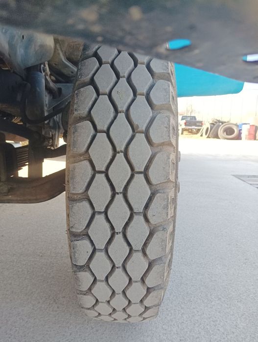 Зил - перфектен с нови гуми