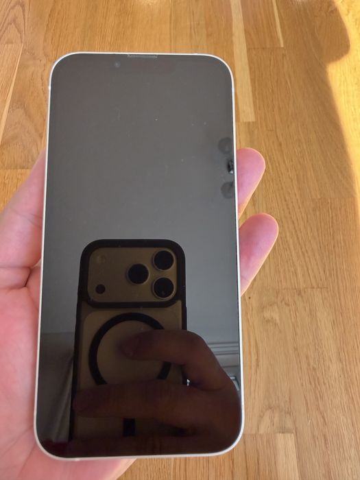 Iphone 13 128 GB Starlight (Бял) , неразличим от нов