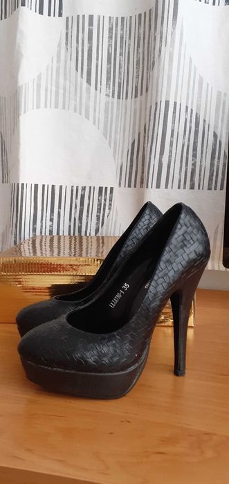 Официални обувки НОВИ 35 номер