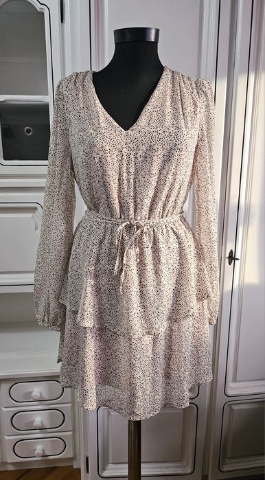 Rochie Reserved roz pudra deschis, cu imprimeu fin, primavara