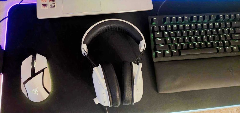 Set periferice Razer + boxe SteelSeries Arena 7 (2.1) – ofertă