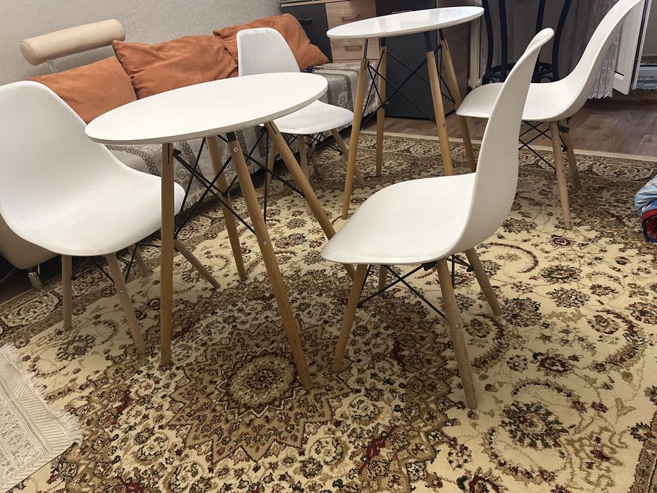 Продам. Стол со стульями