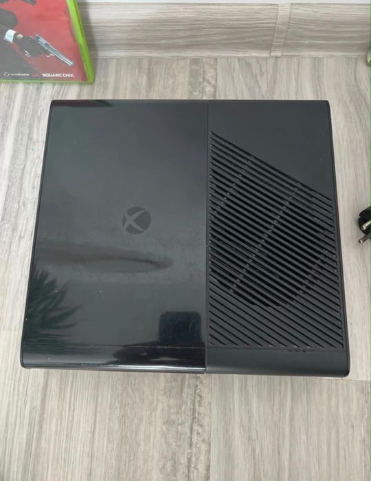 xbox 360 E model 2014 , HDD 250 jucarii ptr copii