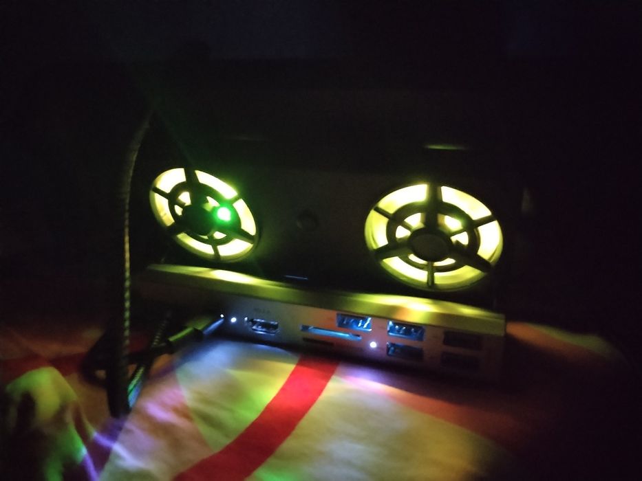Продаю Steam Deck LCD 64 GB + microSD 128 GB