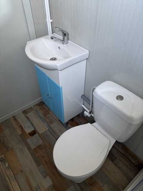 Container Sanitar cu Duș + WC Ceramic-Termoizolat + Complet Racordabil