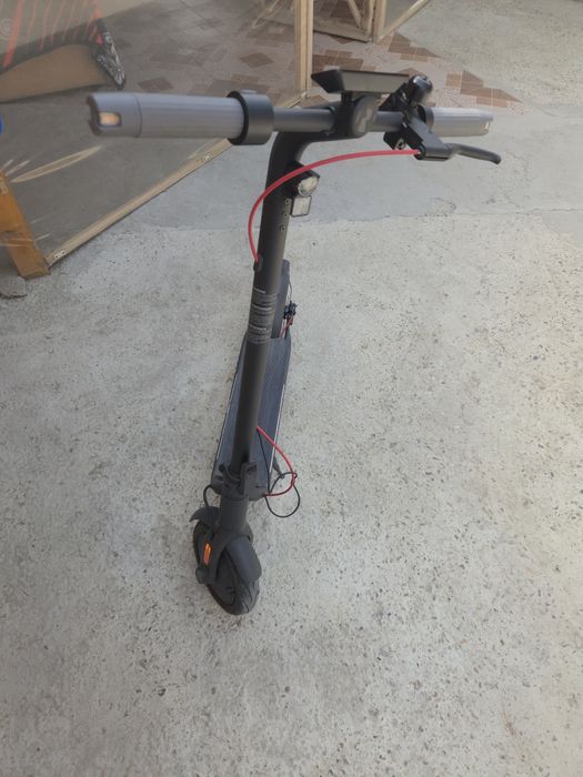 Trotineta electrica Navee V40i