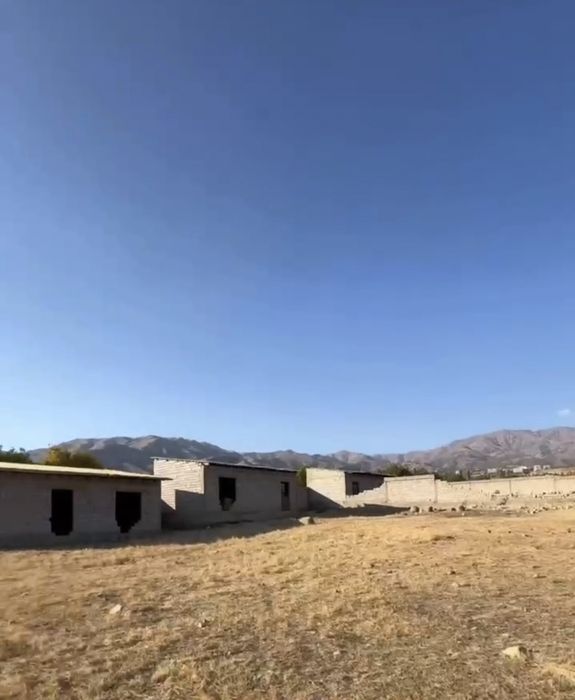 Oqtoshda dacha uchun joy