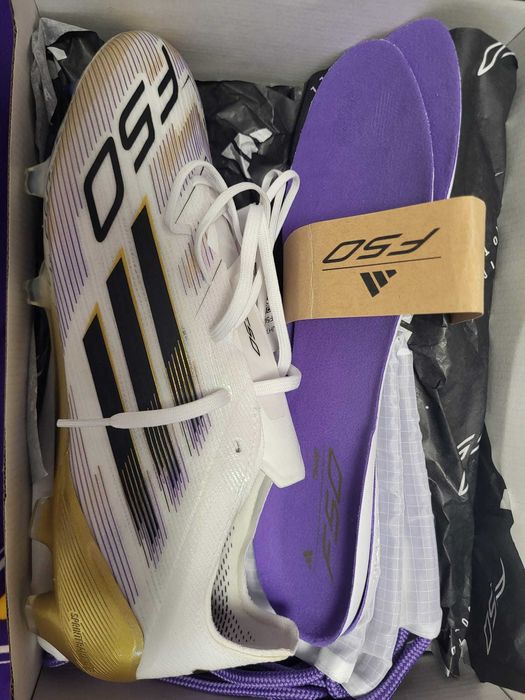 Adidasi cu crampoane