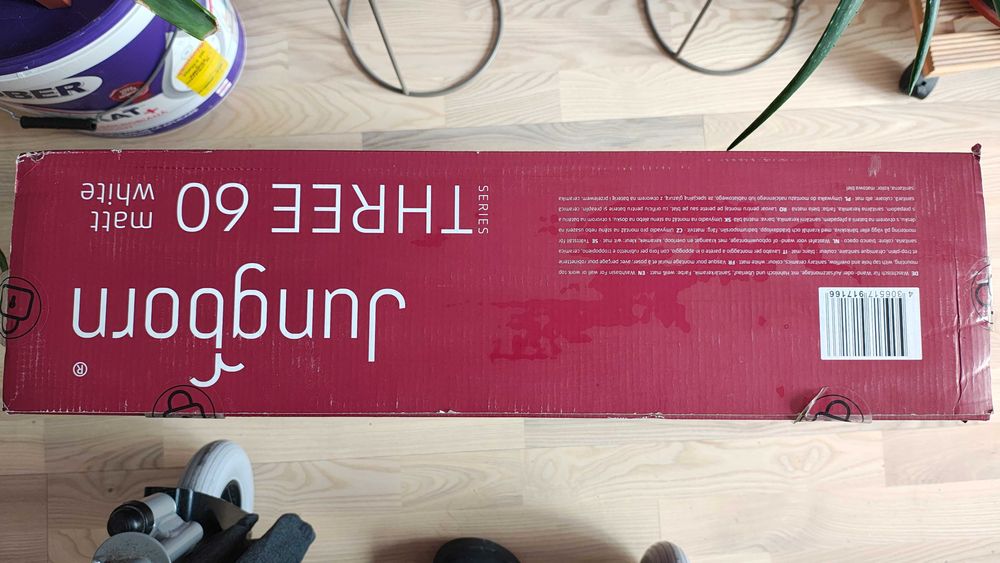 Lavoar suspendat, sau pe blat pentru baie