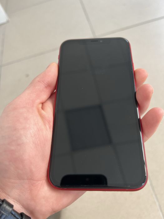 Продам 11 айфон 128,100