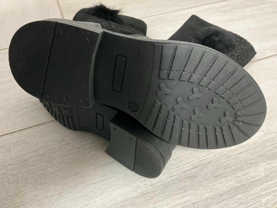 Vand cizmulite si ghete fetite