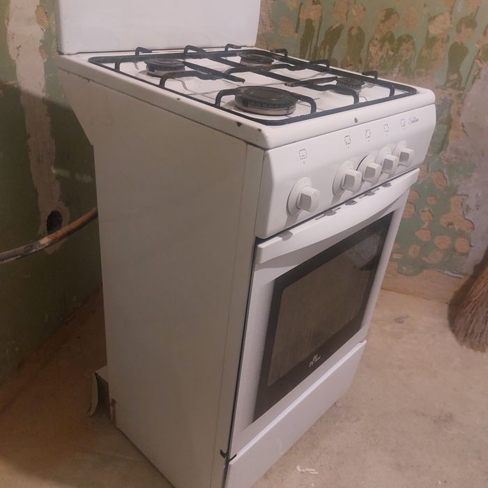 Продам газовую плиту