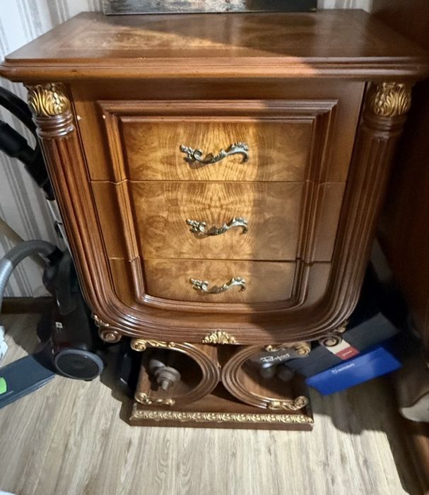 Спальный гарнитур