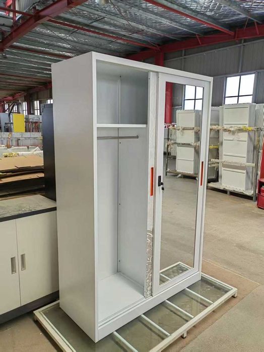 Шкаф для одежды в стильном дизайне/Rangli dizayndagi kiyim shkafi