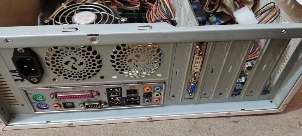 Srojna sotiladi Kampyuter LG