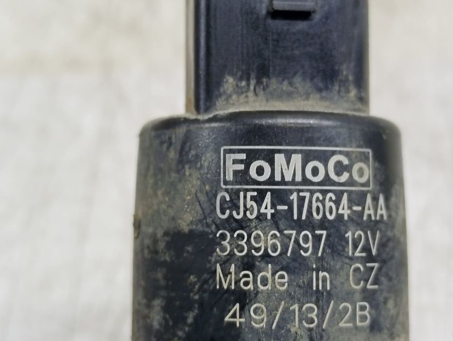 Pompa vas lichid parbriz CJ54-17664-AA Ford Kuga 2 (2013 - 2020)