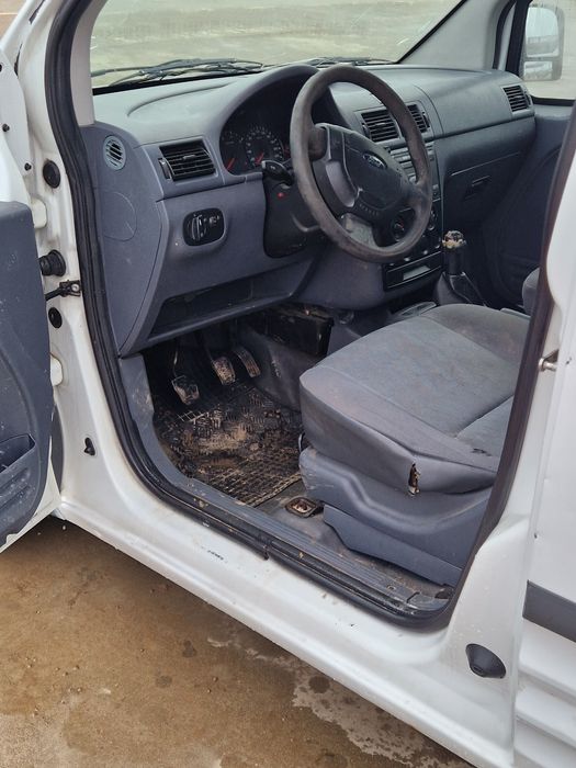 Vând Ford conect an 2008 motor 1,8