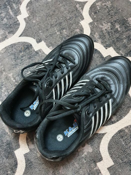 Продаю женскую обувь