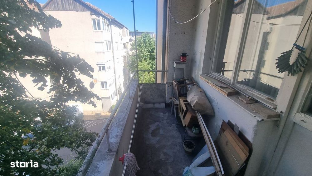 Apartament cu 3 camere, etaj 3, zona Liceul Lucian Blaga