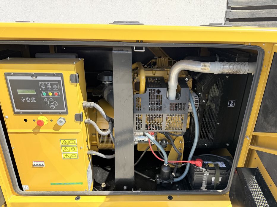 Generator Caterpillar 65kVA DE65E0 112 ore diesel CAT silent