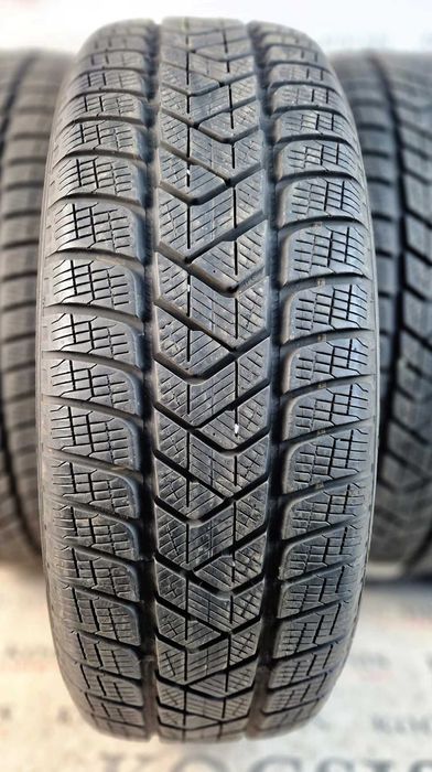 Anvelope second hand iarna m+s 215 65 17 Pirelli