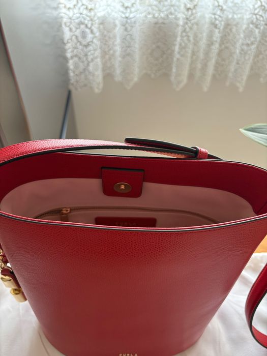 Дамска чанта от естествена кожа  FURLA
