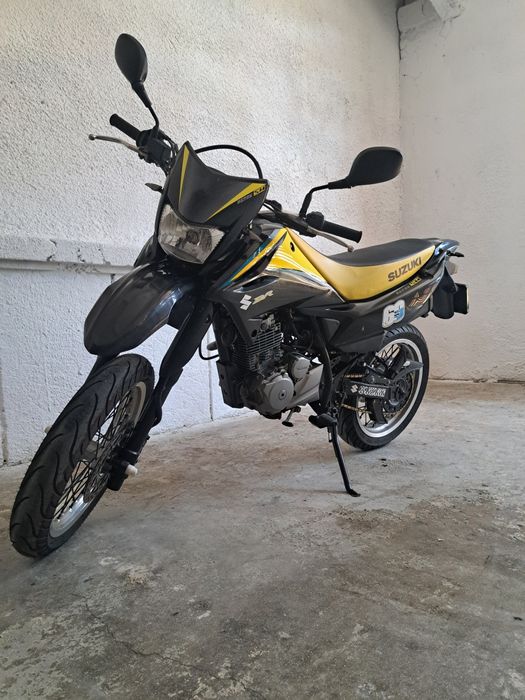 * Vând Suzuki dr 125 SM