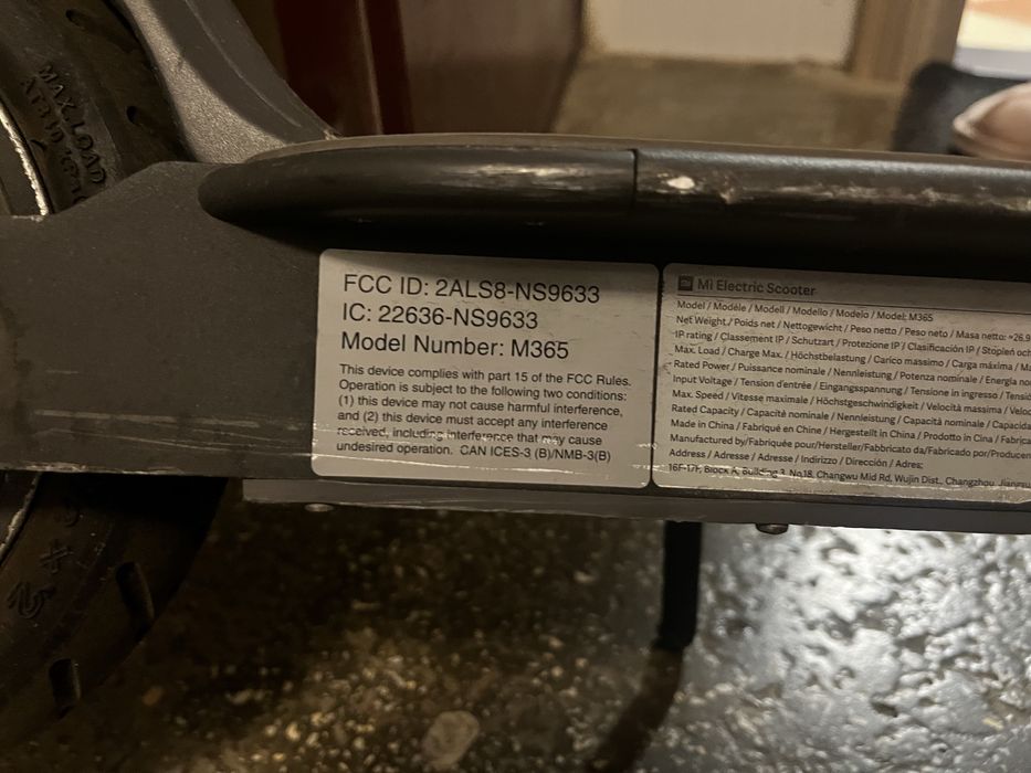 Trotinetă electrică Xiaomi Mi M365 – neagră, pliabilă