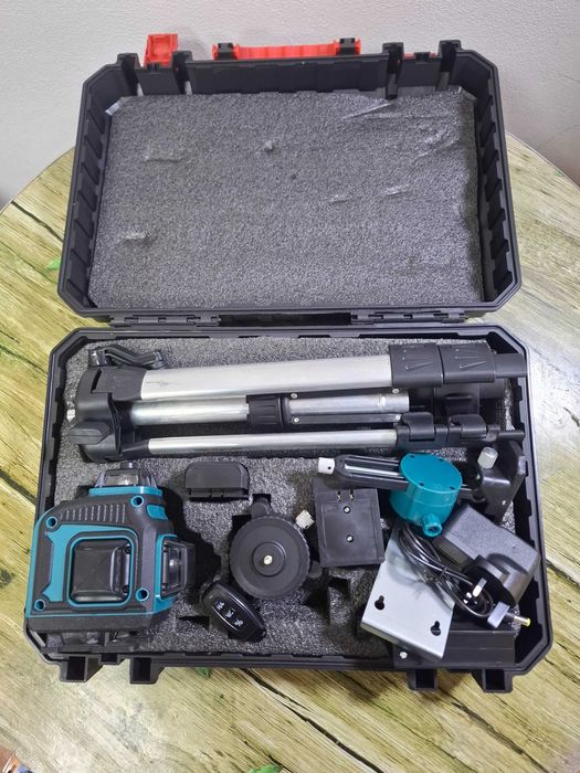 Nivelă Laser 3D Profesională–12 Linii Verzi, Autonivelare și Trepied