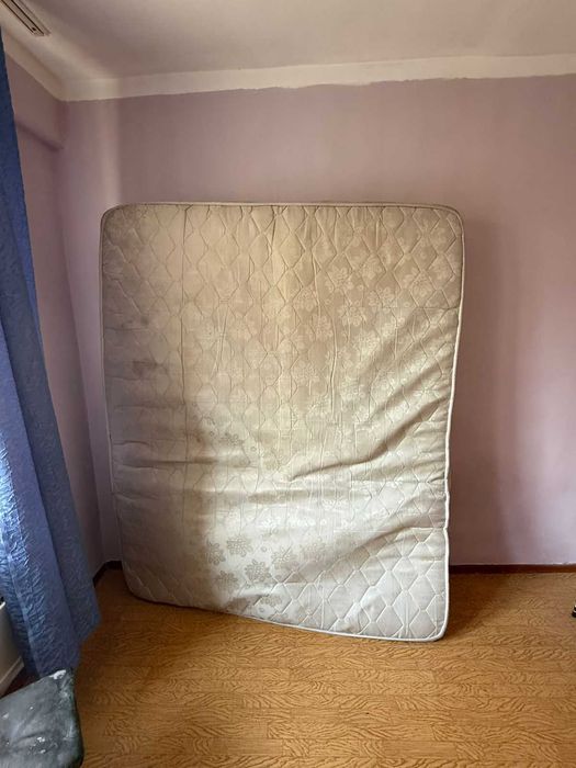 кровать и матрац даром