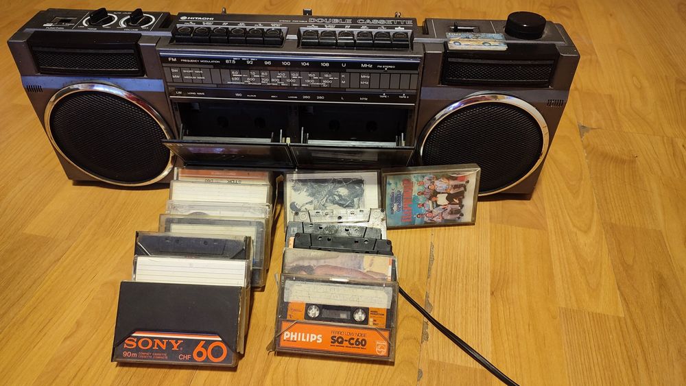 Ретро касетофон Hitachi Double Cassette + касети