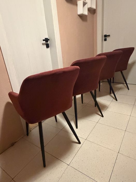 4 трапезни стола