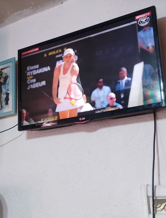 Телевизор продам LG