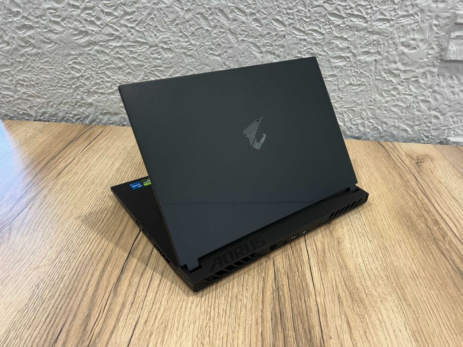 Игровой ноутбук AORUS 15 /Core i5-12500H/16GB/512GB/RTX4060-8GB