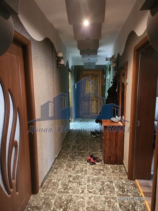 Продава се Тристаен апартамент в Шумен, Пазара - 95 кв.м за 1342 €/кв.м - Снимка #11