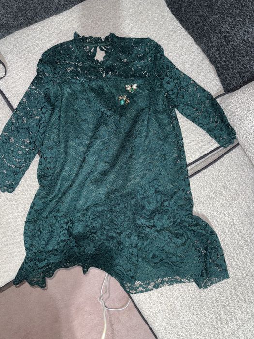 Зелена дантелена рокля