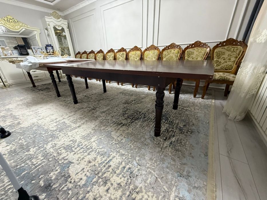 Стол для гостиной