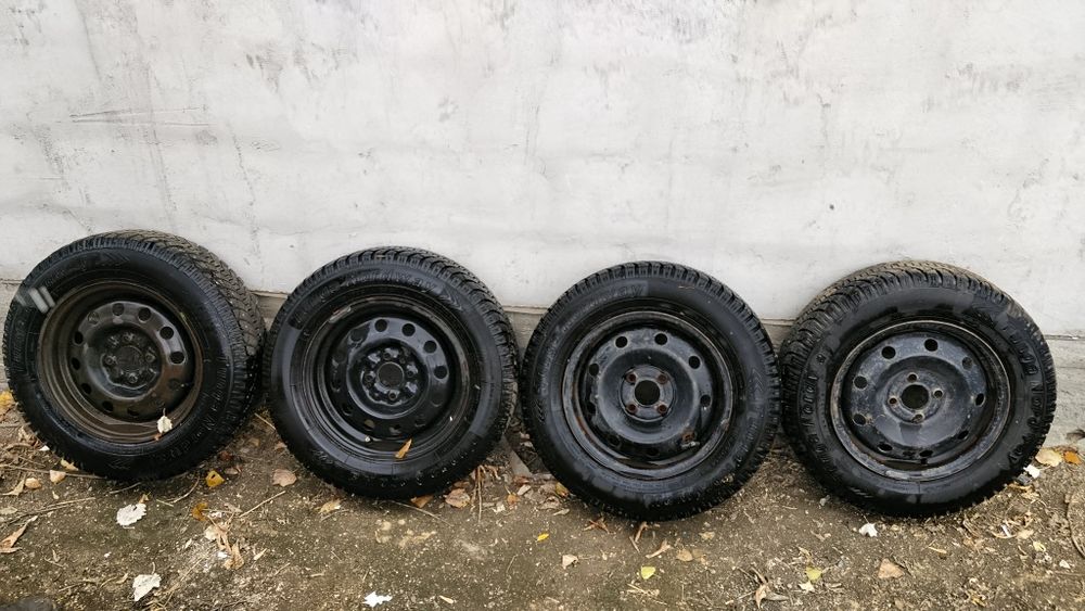 Продам покрышки с диской