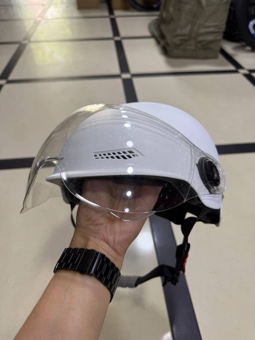 Новый шлем для скутера велосипеда