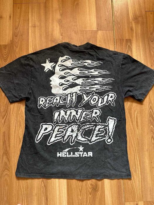 Tricou Hellstar cu eticheta (nu Nike, Gucci, Adidas, Balenciaga)