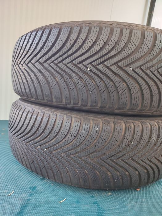 2 бр зимни 215/65/17 Michelin Дот 24г