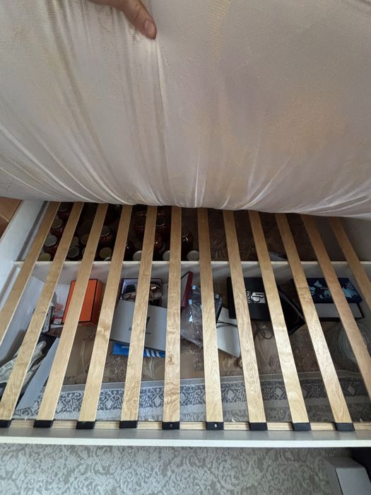 Продам двуспальную кровать