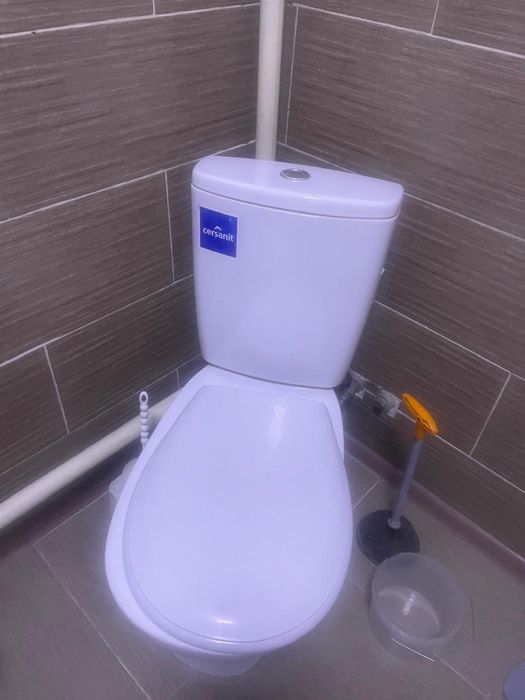 Унитаз  с бочком Cersanit