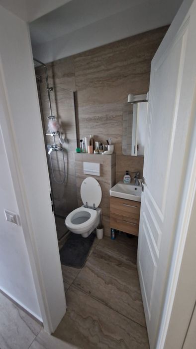 Proprietar Inchiriez jumatate de duplex cu etaj mosnita noua-urseni