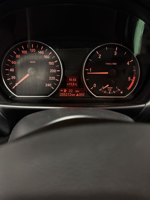 Bmw seria 1 118d diesel trapa navi facelift
